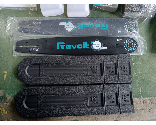 Пила бензинова ланцюгова Revolt GS4400